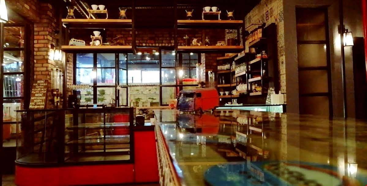 Voswos Garage Coffee Hotel Antalya Exterior photo